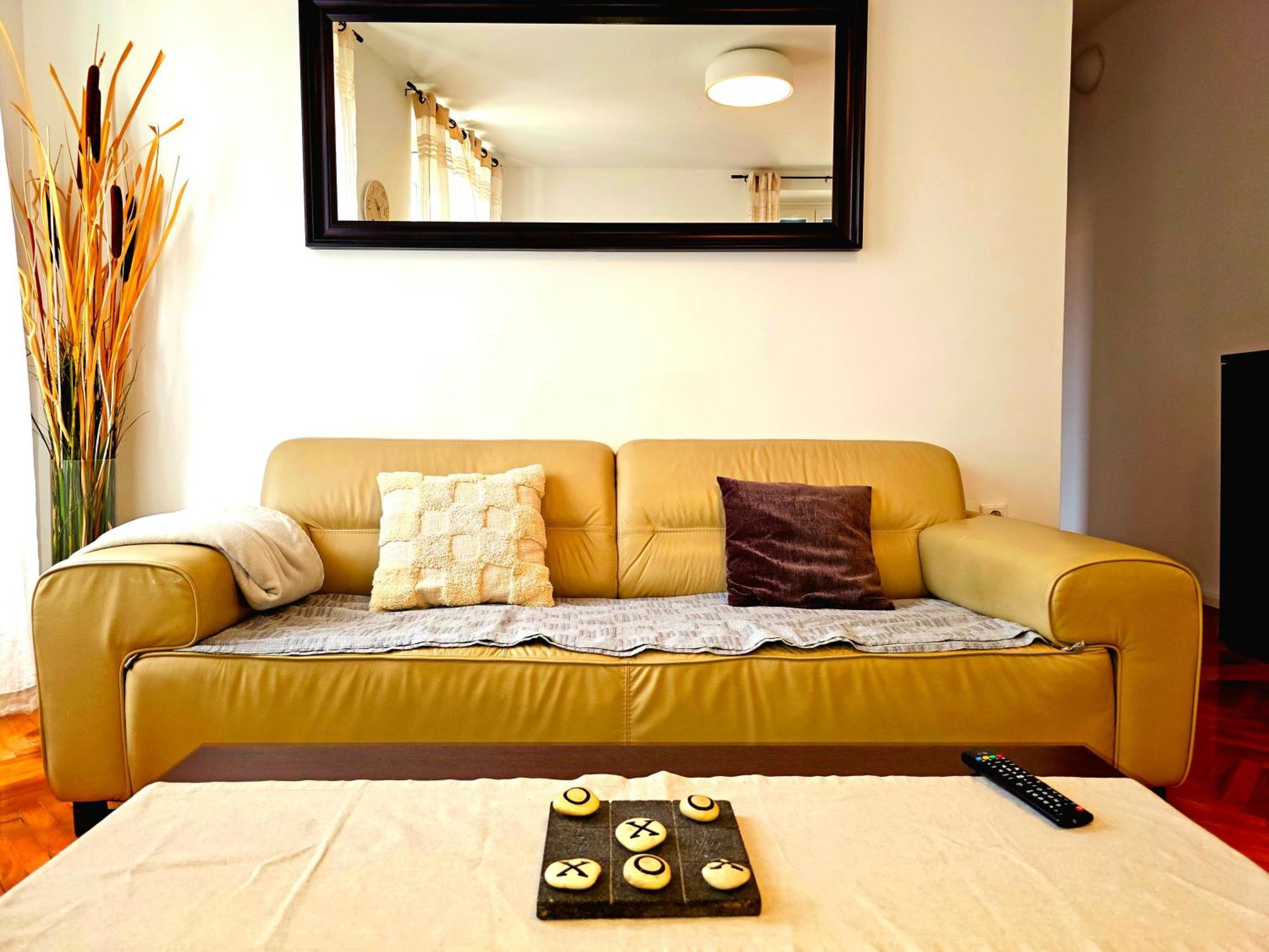 Square View Apartment