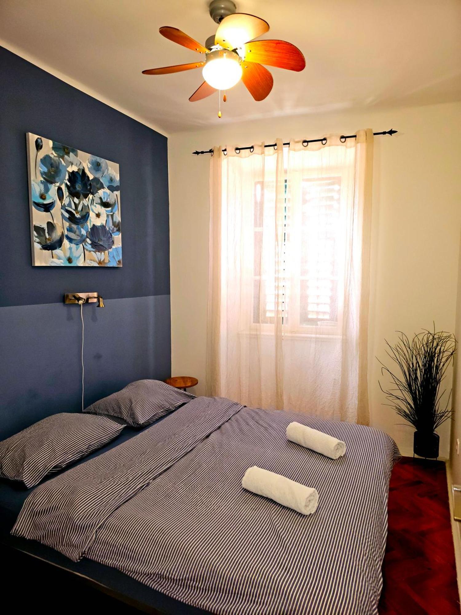 Square View Apartment