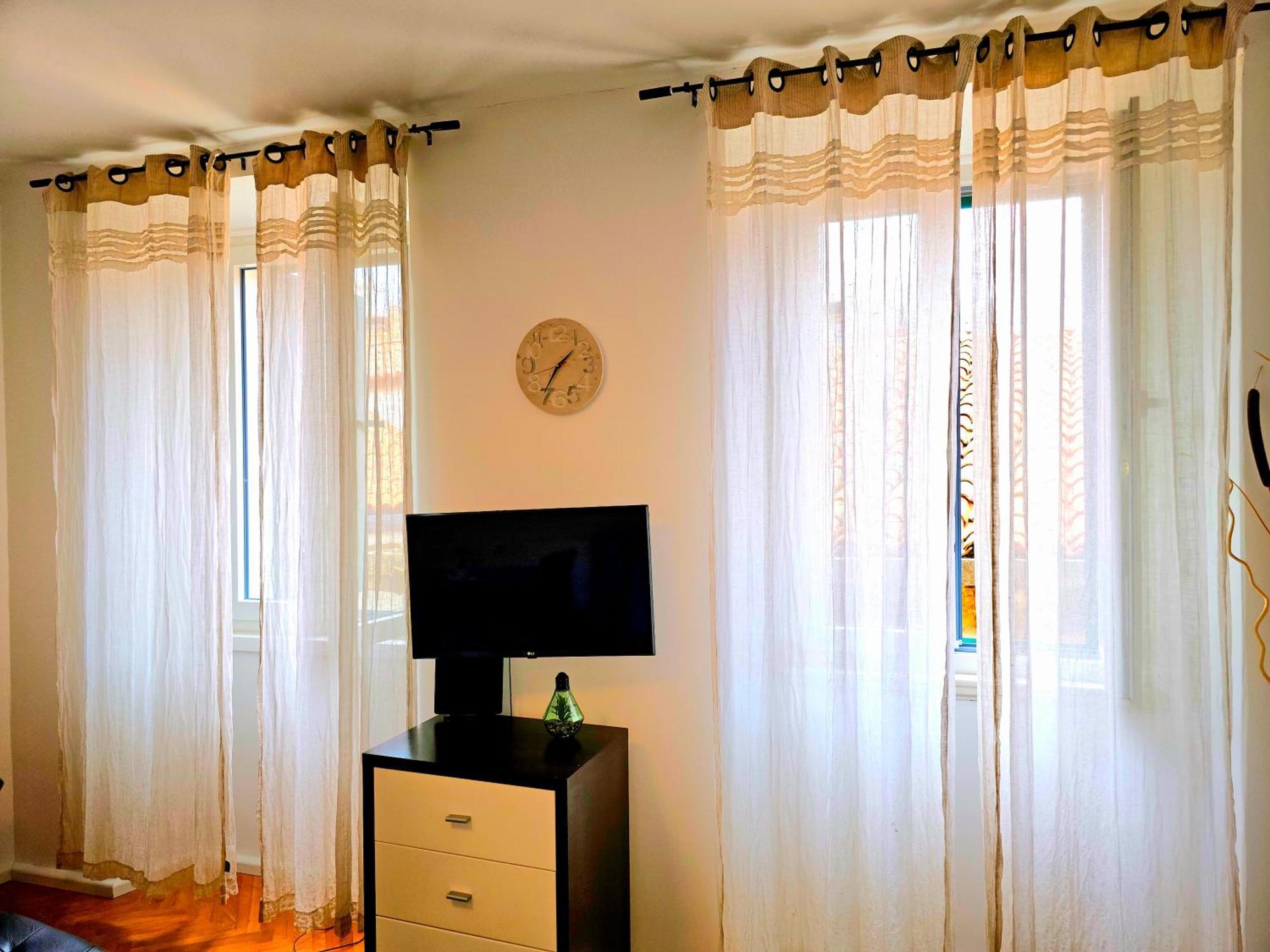 Square View Apartment *
